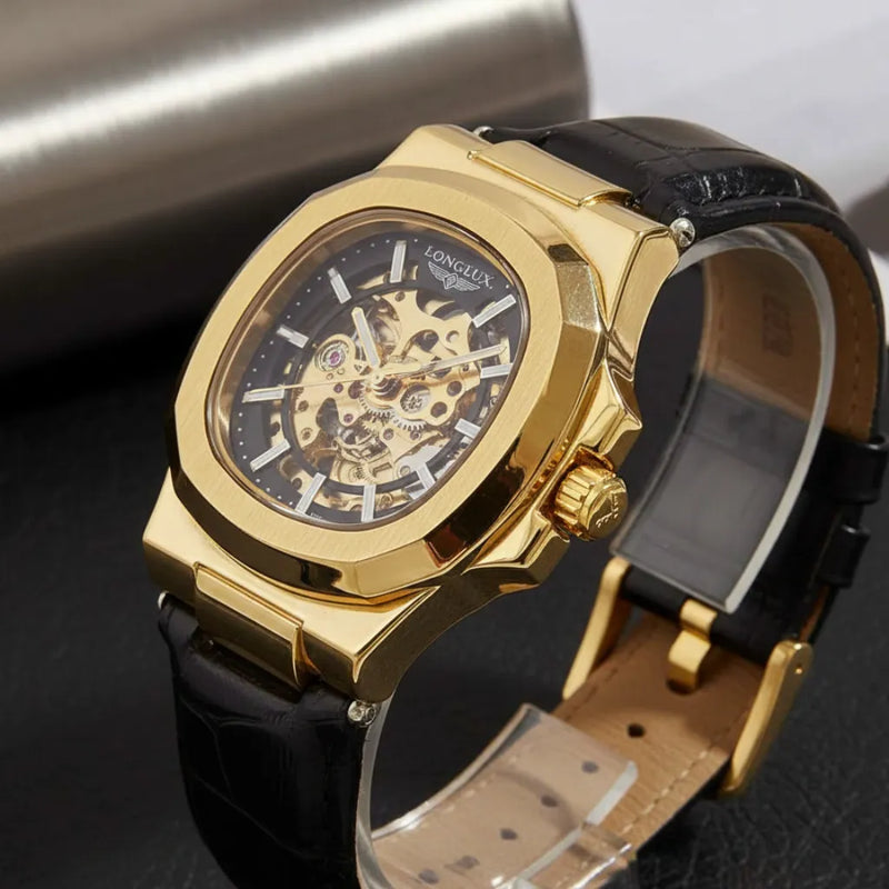 LongLux Vanguard no pulso — relógio dourado com pulseira em couro e caixa de formato irregular